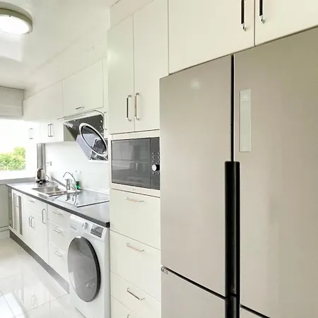 108 - Spacieux De 90m2 Обервилье